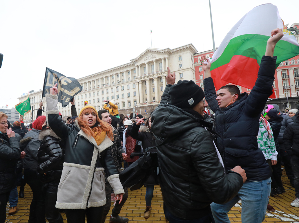 <p>Ресторантьорите излязоха на масов протест в София</p>