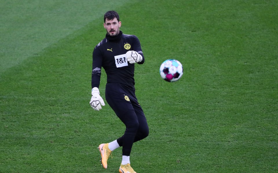 Вратарят на Борусия Дортмунд Роман Бюрки ще бъде извън игра