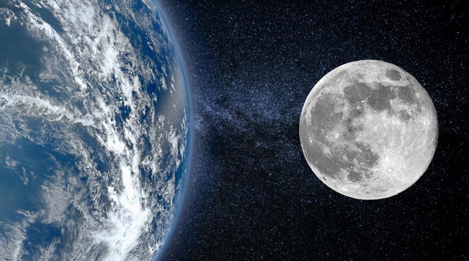 <p><strong>11 септември &ndash; Луна в перигей</strong></p>

<p>Близкото приближаване на Луната до Земята ще настъпи в момента на израстването ѝ в Скорпион. Тази ситуация ще се отрази изключително негативно на настроението ни и късмета в любовта. Най-вероятно Луната в Скорпион ще предизвика нарастване на ревността и недоверието. Нововъзникналите отношения могат да се разпаднат. За да не се случи това, астролозите съветват да прекарвате възможно най-малко време заедно на този ден. На 11-и е по-добре да направите нещо сами, без да молите сродната си душа за помощ и без да предявявате претенции към нея.</p>