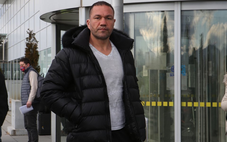 Българският боксьор в тежка категория Кубрат Пулев се завърна в