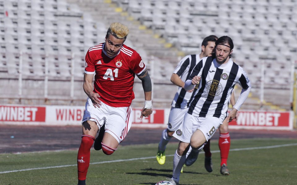 ЦСКА победи с 3:1 Локомотив София в контрола, играна на