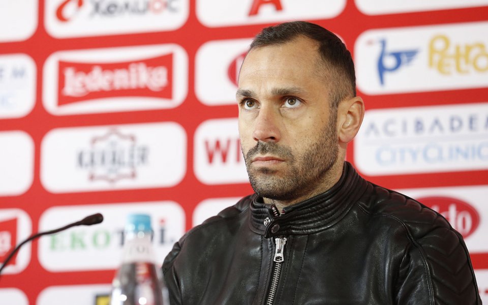 Капитанът на ЦСКА Петър Занев говори пред журналистите преди старта