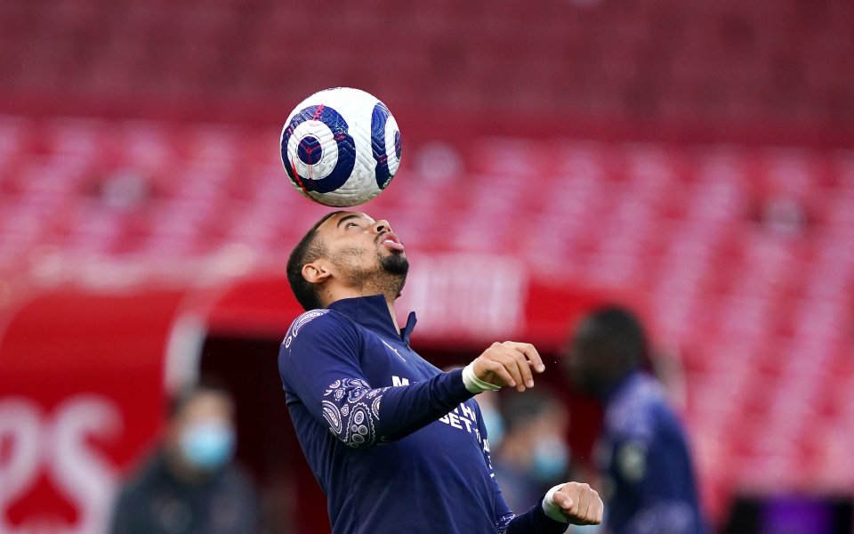 Отборите на Арсенал и Манчестър Сити играят при резултат 0:1