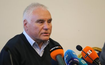 Съдийската комисия към Българския футболен съюз даде извънредна пресконференция по