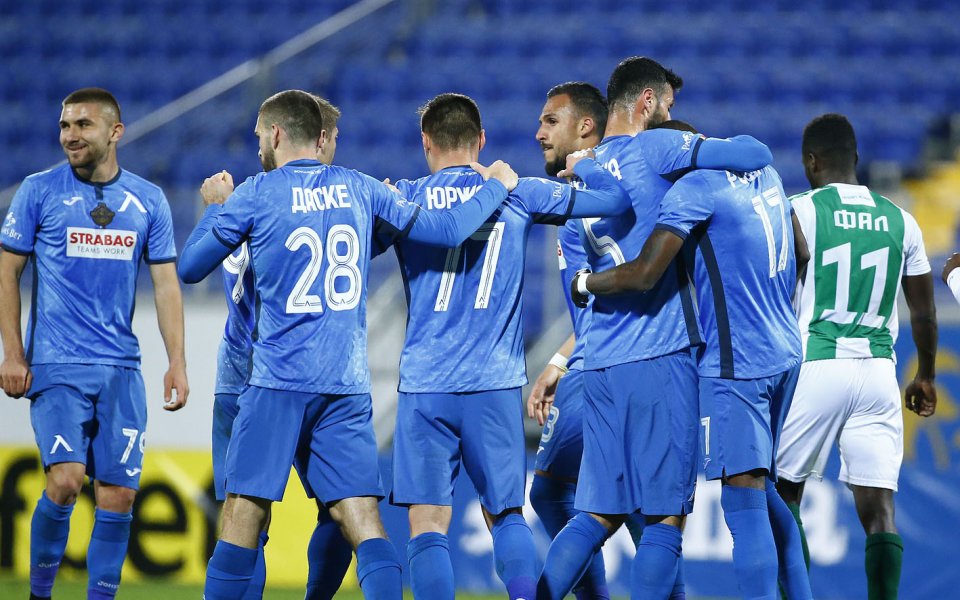 Левски пусна в предварителна продажба фланелката за сезон 2021/2022. "Официалната