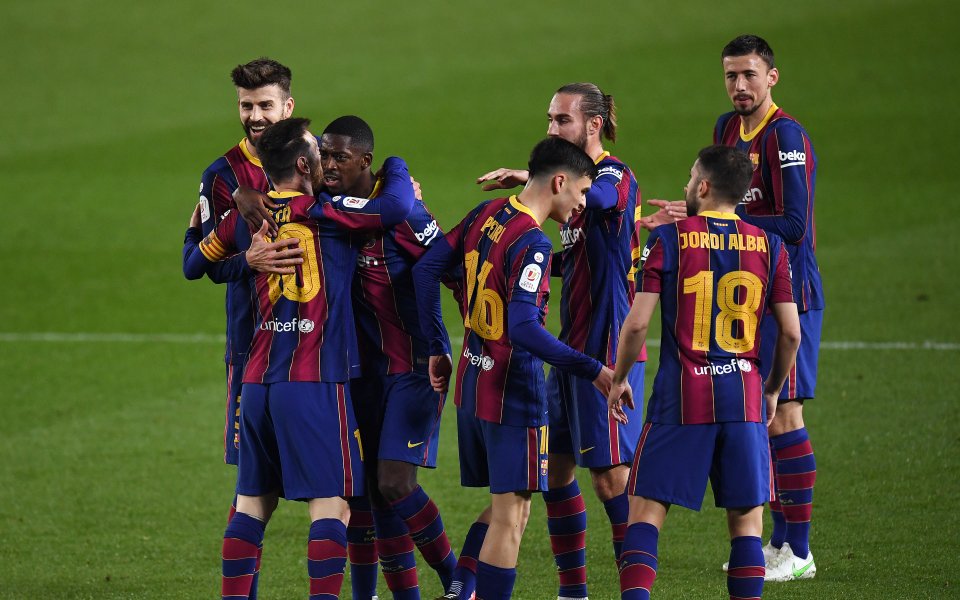 Съставите на Барселона и Севиля играят при резултат 1:0 в