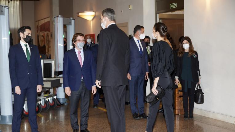  Кралица Летисия в черно 