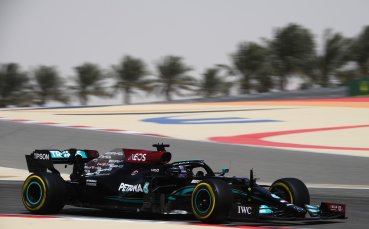 Световният шампион Люис Хамилтън завърши едва на осмо място в