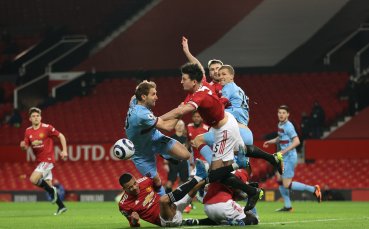 Манчестър Юнайтед и Уест Хям играят при 0 0 в мач