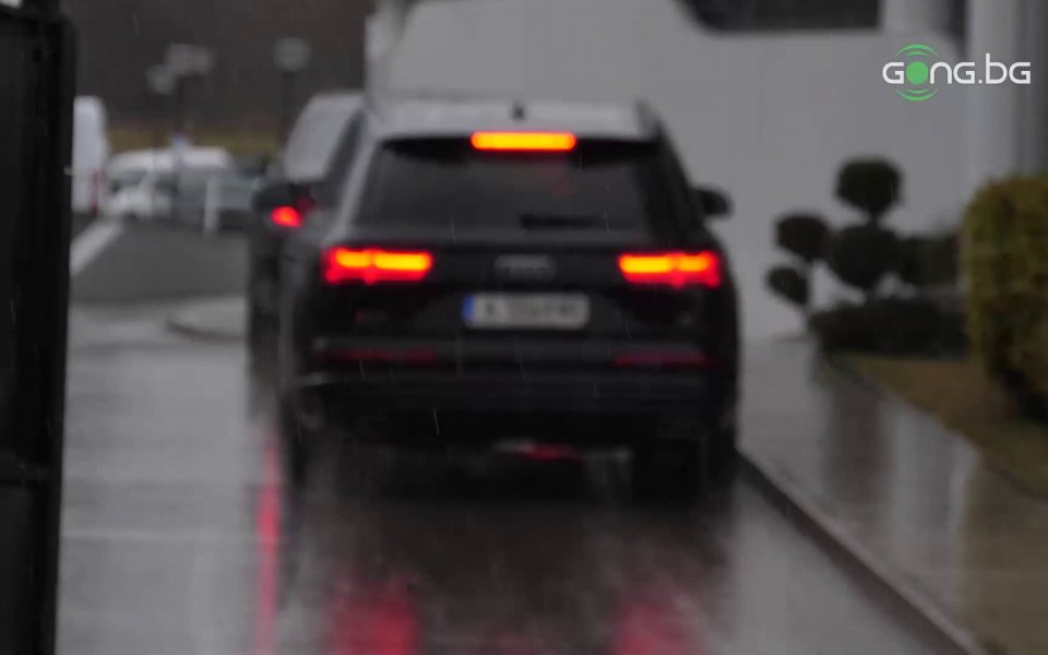 Кирил Домусчиев пристигна на базата в Бояна за срещата на