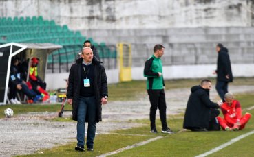 Наставникът на Черно море Илиан Илиев поздрави футболистите след ценната