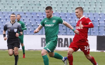 Отборът на Локомотив Пловдив се интересува от защитника на Ботев