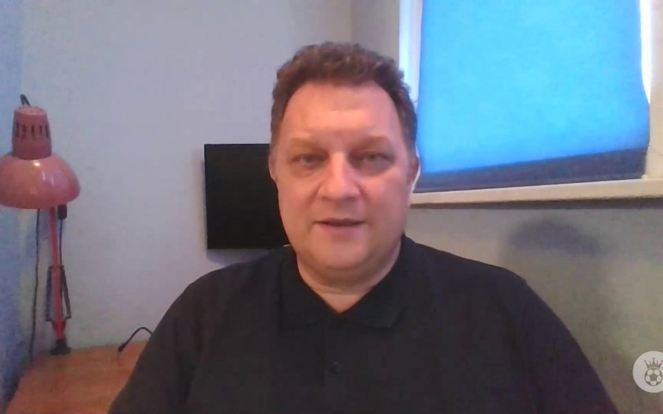 В новия епизод на предаването "Лигата на джентълмените" водещият Борислав