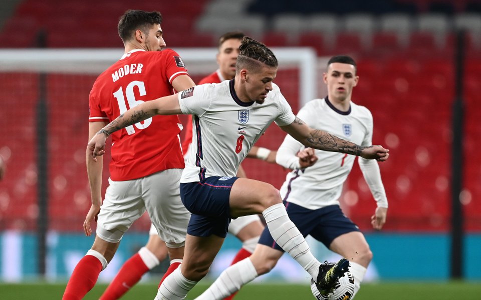 Отборите на Англия и Полша играят при