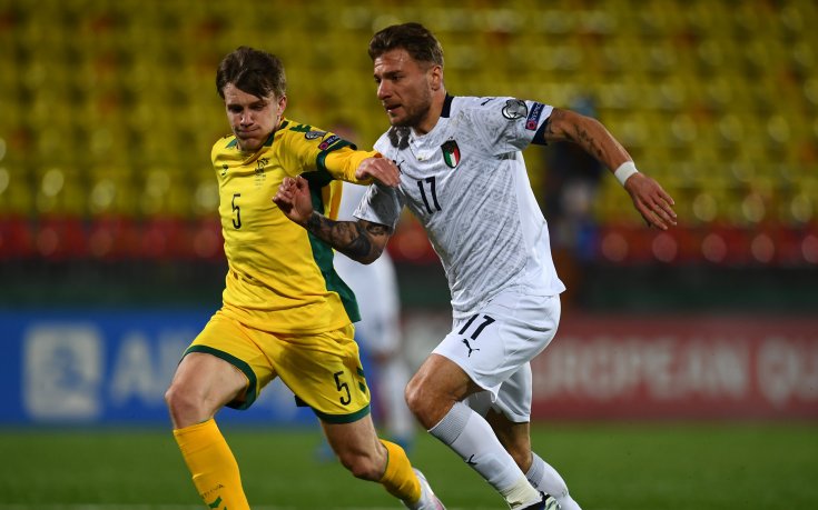 Италия отново се нуждаеше от дузпа, за да спечели спокойно