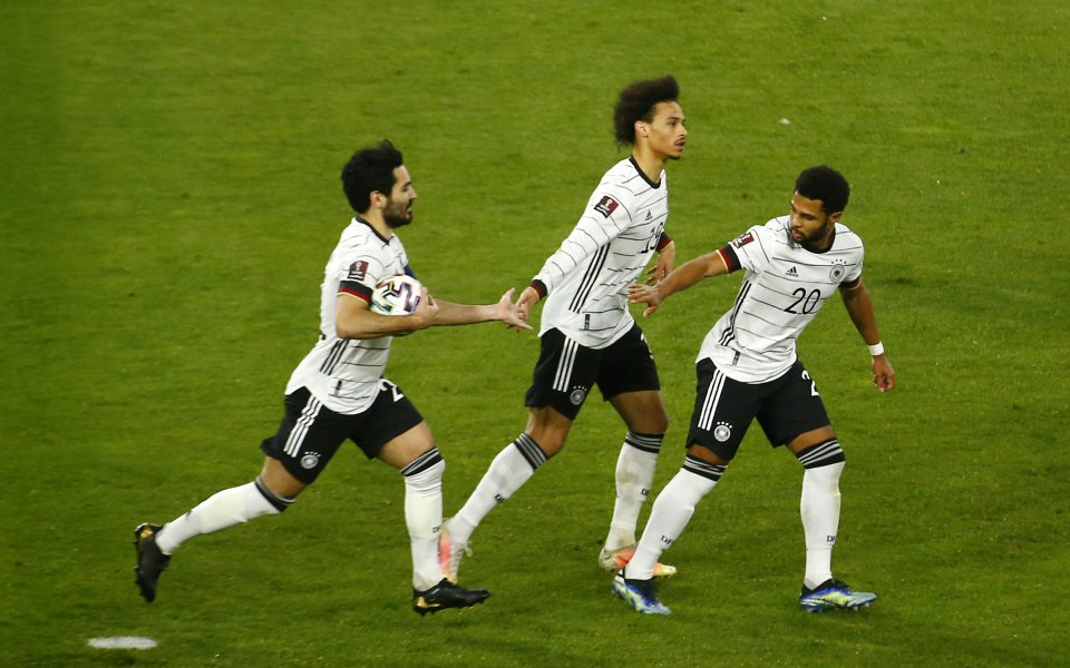 Томас Мюлер и Матс Хумелс ще играят за Германия на