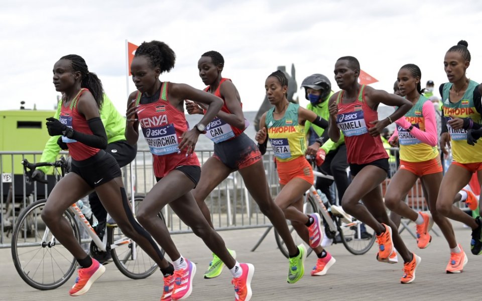 Кенийка подобри световния рекорд в полумаратона