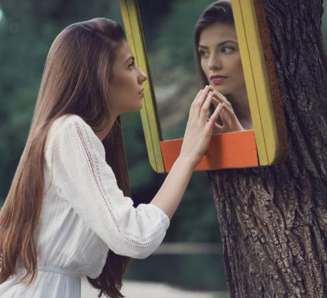 Навикът да се гледаме често в огледалото най често се