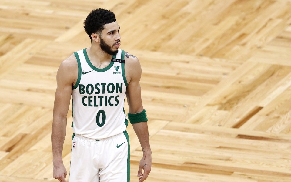 Джейсън Тейтъм вкара рекордните в кариерата си 53 точки, а