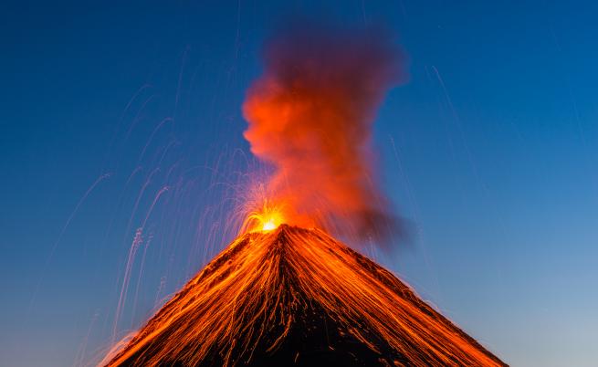 Избухнал вулкан предизвика масова евакуация