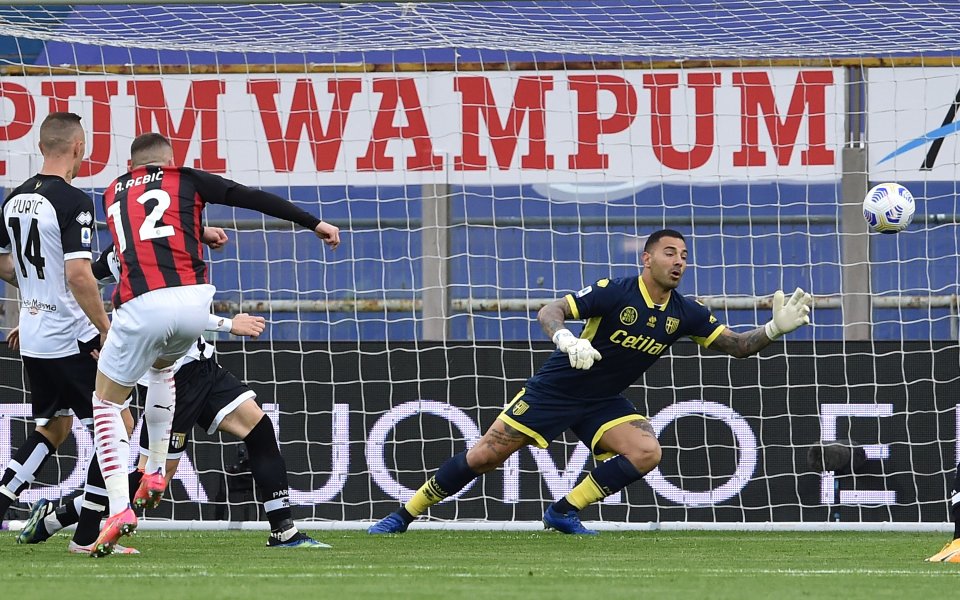 Парма и Милан играят при 0:2 в мач от 30-ия