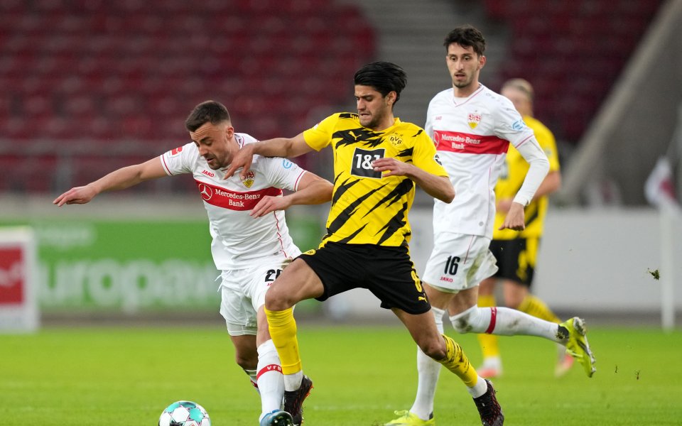 Борусия Дортмунд постигна трудна победа с 3:2 като гост над