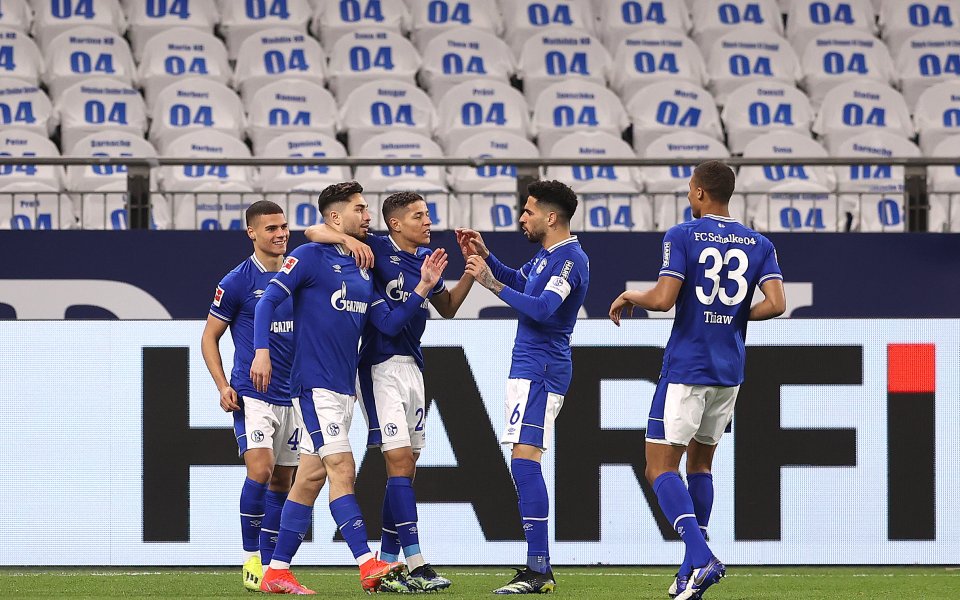 Отборът на Шалке 04 записа втора победа за сезона и