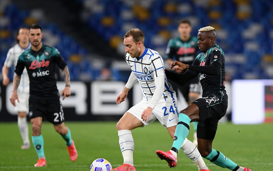 Съставите на Наполи и Интер играят при резултат 1:0 в