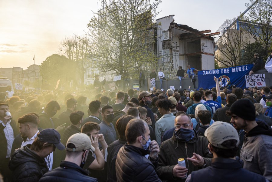 Челси протест фенове1