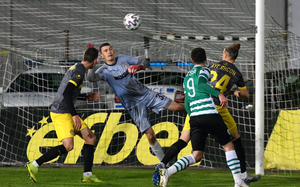 Ботев Пловдив среща Черно море в мач от плейофната група