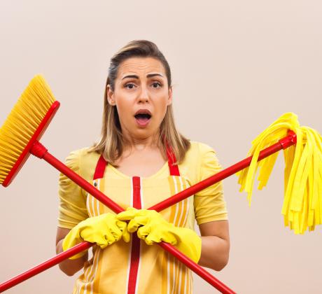 12 хиляди часа от живота си жената прекарва в чистене