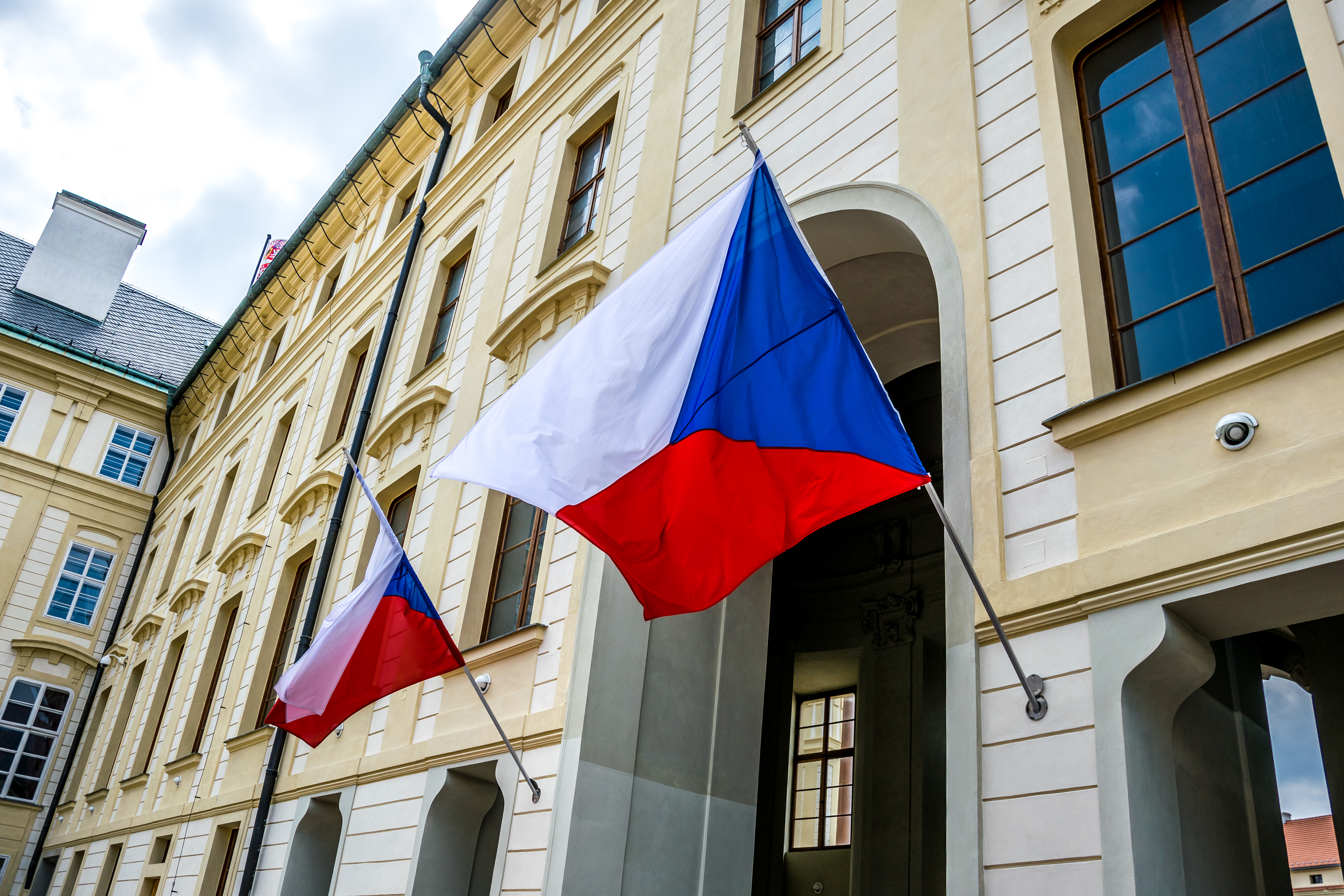 ЕМКО излезе с позиция за взривовете в Чехия