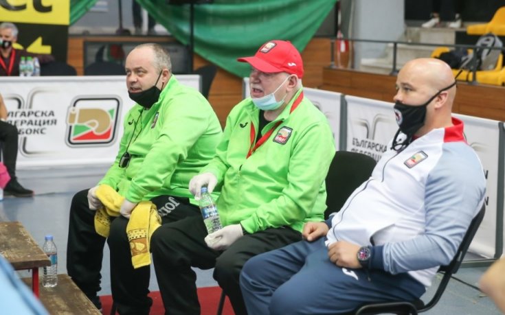 Ангел Ангелов със суперлативи за националките