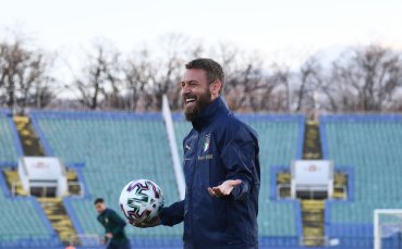 Бившият капитан на Рома Даниеле Де Роси може да влезе