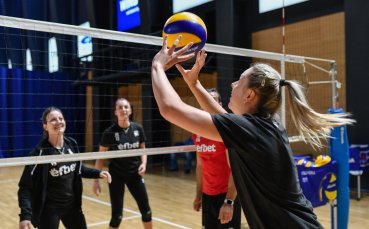Женският национален отбор на България по волейбол отстъпи на Полша