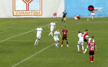 В 49 ата минута юношеският национал на Локомотив Сф Валентин Николов