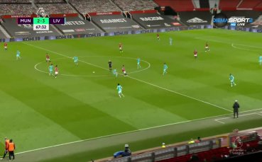 Насред този натиск на Ливърпул обаче дойде ответният удар на