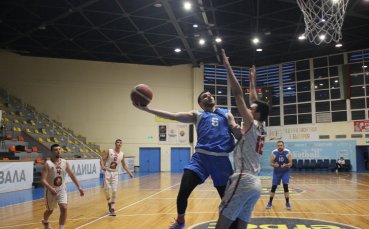 НСА загря с категорична победа за плейофите в западния регион