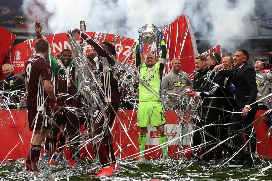 Награждаване на Лестър Сити като новия шампион във ФА Къп1