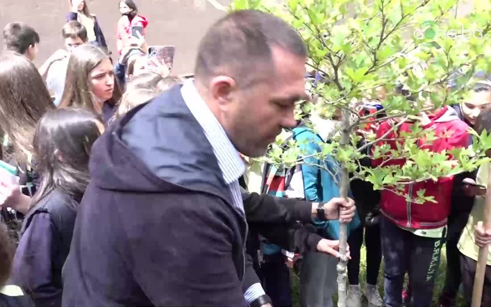 Боксовата ни звезда - Кубрат Пулев, посети столично училище, навръх