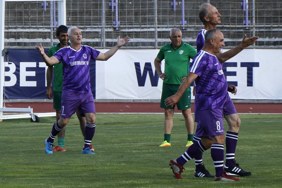 Етър честване на 30 годишнината от шампионската титла1