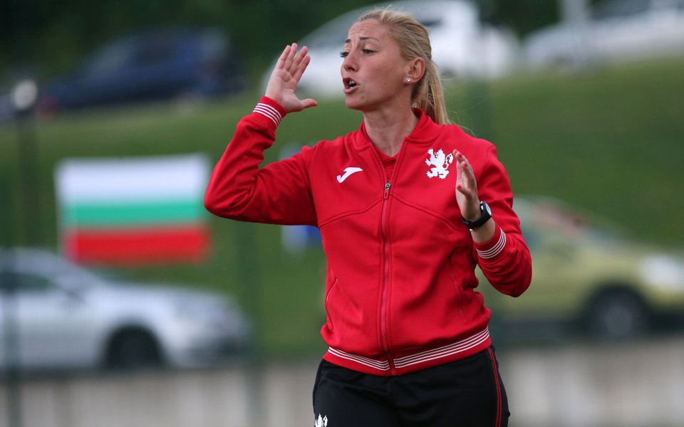 Селекционерът на женския национален отбор по футбол Силвия Радойска изрази