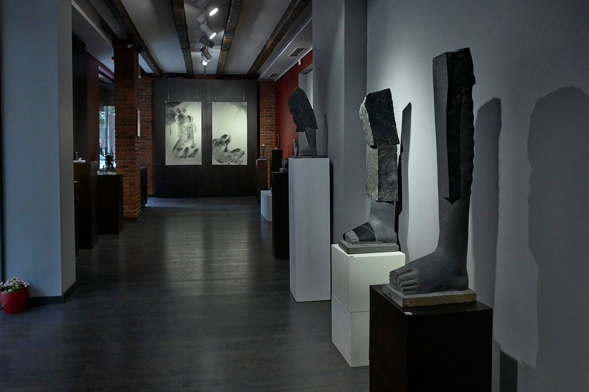 <p>Първата му професионална изява е веднага, една седмица след дипломирането от Академията е участие с две работи в Национална Младежка Изложба в София където и двете му работи се откупуват от Градска Художествена Галерия &ndash; Варна и от Софийска Градска Художествена Галерия.</p>