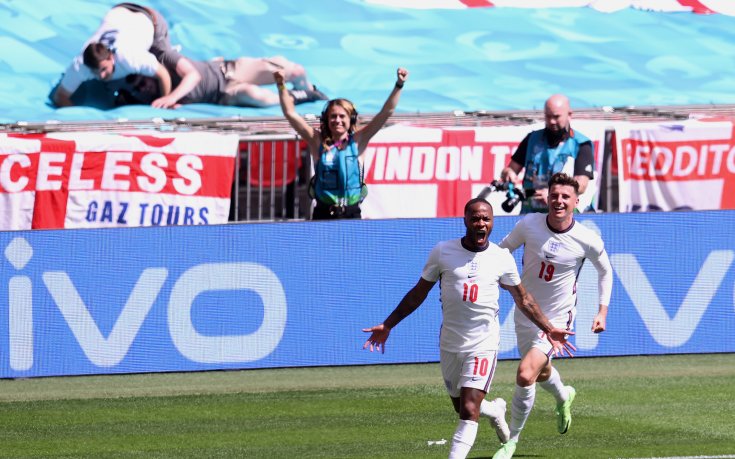 Рахийм Стърлинг изведе Англия напред в резултата