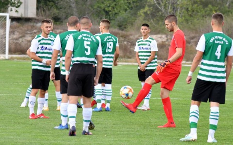 Треньорът на Черно море Илиан Илиев взе в първия отбор
