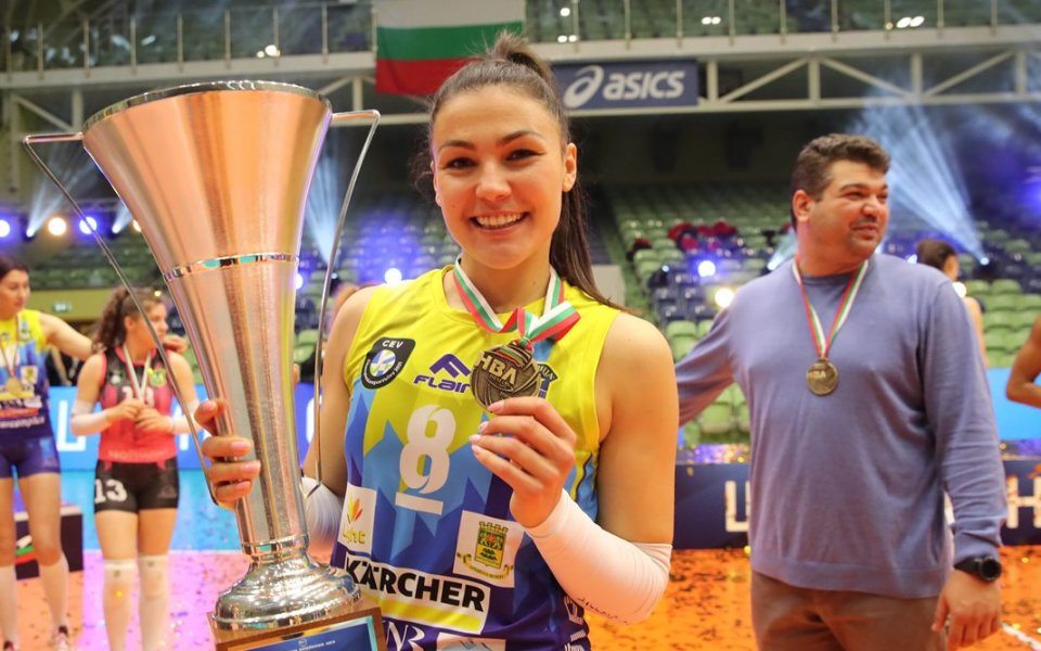 Разпределителката на Марица Пловдив Петя Баракова ще играе в Румъния