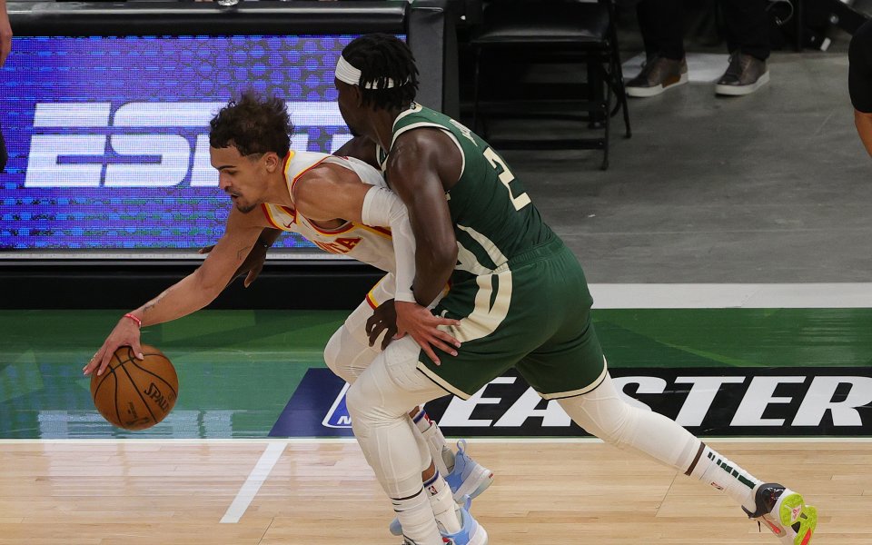 Атланта Хоукс победи домакина Милуоки Бъкс със 116:113 в първия