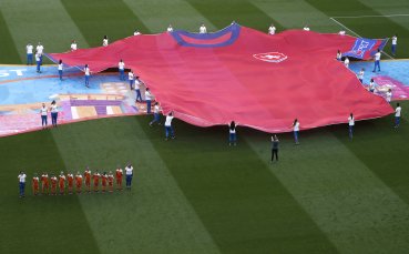 Чартърен полет с чешки футболни фенове до Баку за четвъртфинала