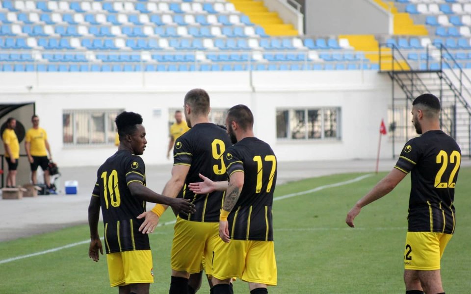 Отборите на Ботев Пловдив и Зоря Луганск не излъчиха победител