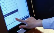 Изборният ден в една от секциите в Бургас не може да започне заради проблем с машина